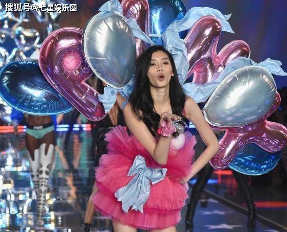 从普女到超模，从211到985，奚梦瑶现身北大教室，为接管生意充电