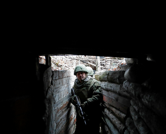 乌东武装：乌克兰政府军连夜炮击定居点有平民受伤