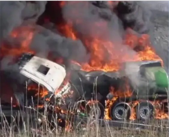 埃及面包车起火事故 造成9人死亡，另有4人受伤
