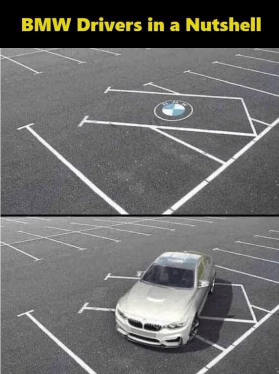 良马车等红绿灯被石墩暴击,咱们为何急于归咎