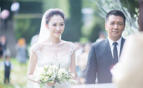 李小冉和徐佳宁认识十几年后在一起