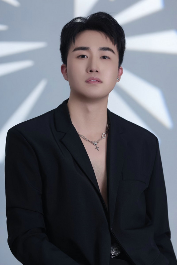 演员王成岳：演艺界的潜力男主角接班人