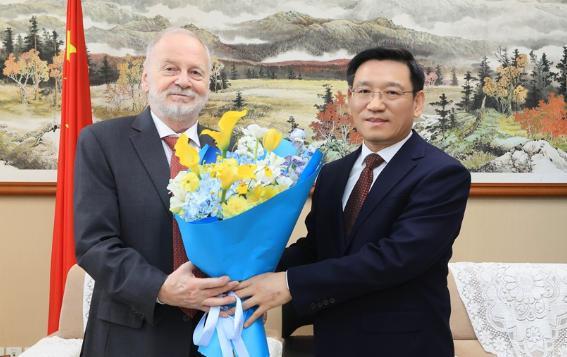 诺奖得主米歇尔全职加盟吉林大学 开启科研新篇章
