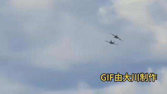 美军两架战机相撞后为何贴在一起了 意外中的奇迹生还