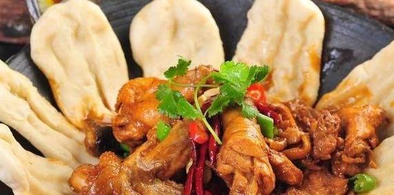 枣庄特色美食地锅鸡，好吃又下饭，让人垂涎欲滴