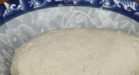 豆角里加2个洋葱，教你从没吃的做法，实在太香了，营养又解馋
