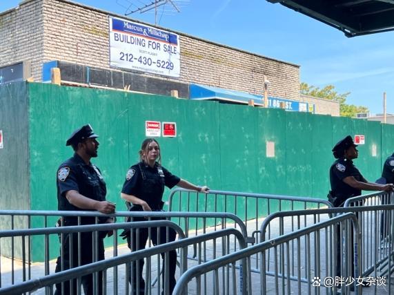 纽约华人与警察激烈冲突 女议员咬伤警员被捕