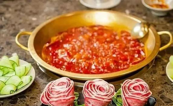 吃牛排一块就饱？火锅三盘肉不够？背后的秘密揭晓