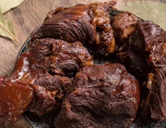卤牛肉硬如石？加这5种香料，软嫩入味全家抢着吃