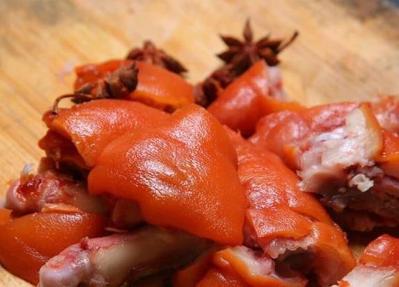 卤牛肉硬如石？加这5种香料，软嫩入味全家抢着吃