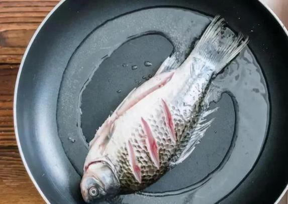 羊肉汤膻味难喝？加“1红1黑”秒变奶白香浓，鲜到停不下来