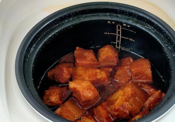 电饭煲做红烧肉，简单3步出锅，香到邻居敲门？