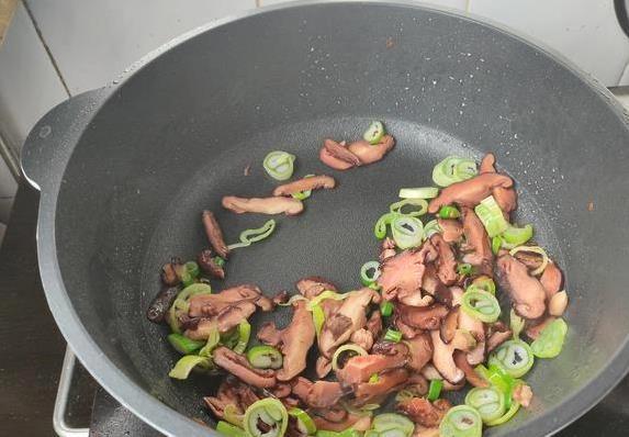 一块豆腐5块钱，做出全家抢着吃的菜，简单做法你想不到