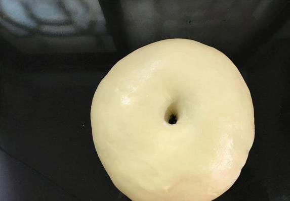 蛋奶麻花酥到爆，10分钟学会炸金黄，香味让邻居都馋哭
