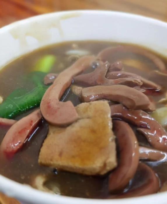 武汉小店腰子粉走红，卤藕却成爆款，客人排队只为它？
