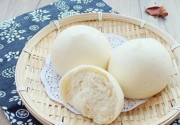 家蒸馒头总硬邦邦？加1勺它秒变雪白松软！