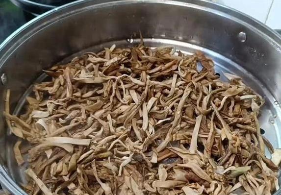 干菜比鲜菜香？5种做法让你吃到停不下来，营养还翻倍！