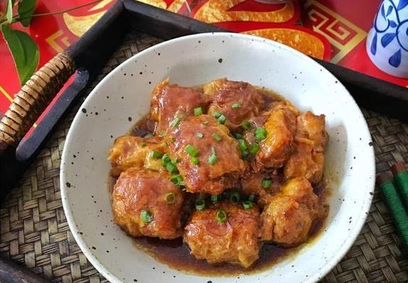 家常豆腐衣肉卷香翻天，30分钟上桌，全家抢着吃！