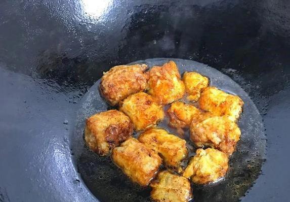家常豆腐衣肉卷香翻天，30分钟上桌，全家抢着吃！
