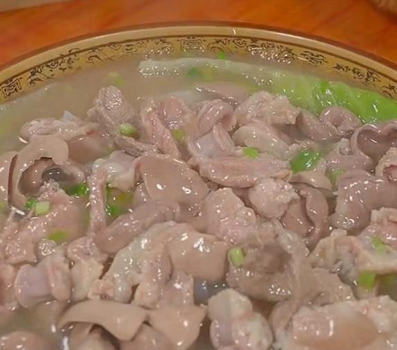 广东媳妇刚过门，婆婆让她做早餐，端上来一碗粉惊呆全家