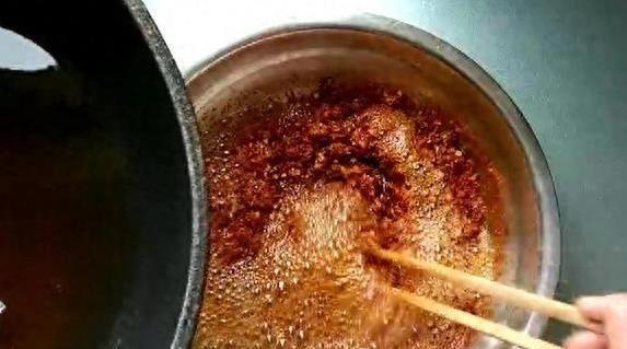 一勺羊油辣椒香翻全家，简单做法藏大秘密，你敢试吗？