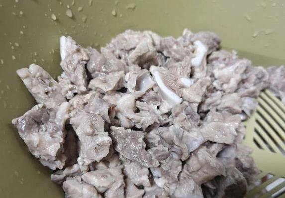 猪肺便宜却营养翻倍，止咳润肺全靠它，简单一炒香到爆