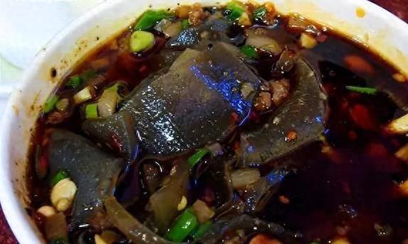 重庆火锅辣到飞，小面一碗不够吃，你最爱哪道菜？