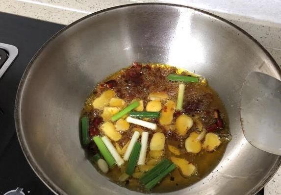 孩子长高全靠它？每周一盘土豆排骨，营养爆棚！