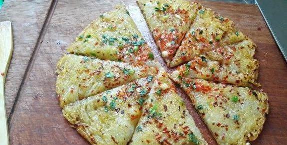 瘦人胖人吃都好，土豆煎饼香满屋，儿子减肥还上瘾