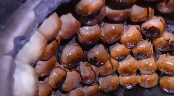 3块钱一个烤包子，福建大姐30年摆摊，豪车老板都抢着买