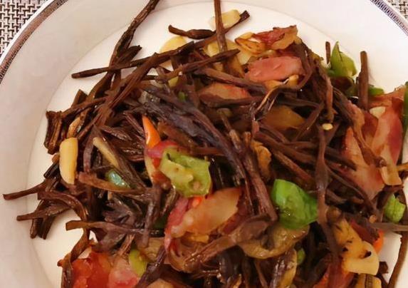每年囤15斤干豆角，搭配腊肉炒一盘，香到邻居敲门问做法