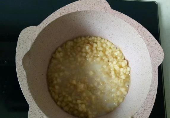 2个苹果1碗面粉，30年头回尝这饼，端桌秒光全家抢？