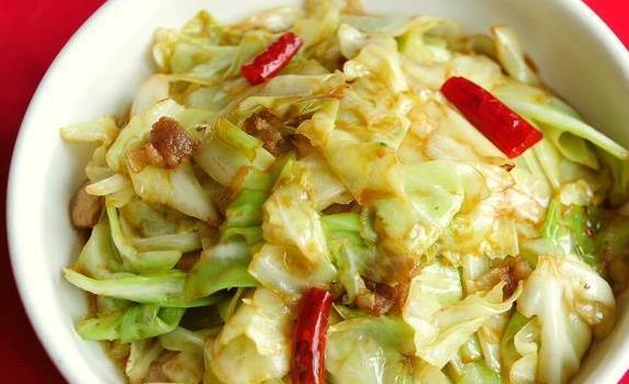 包菜炒不好？1个腌制秘诀甩饭店，大火快炒爽脆入味