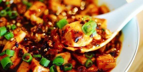 麻婆豆腐好吃有秘诀，肉末酱不是关键，勾芡一步定胜负