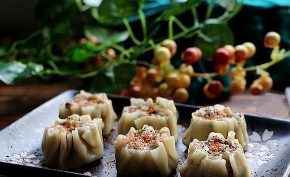 饺子皮剩一堆咋办？鲮鱼烧卖15分钟出锅，鲜到全家抢着吃
