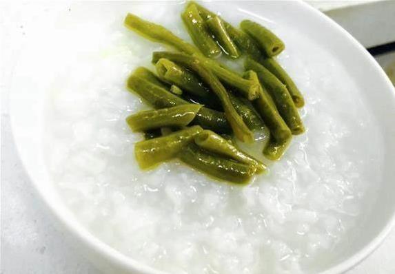 妈妈的咸菜香到邻居来蹭饭，简单3步腌制，藏着家的味道