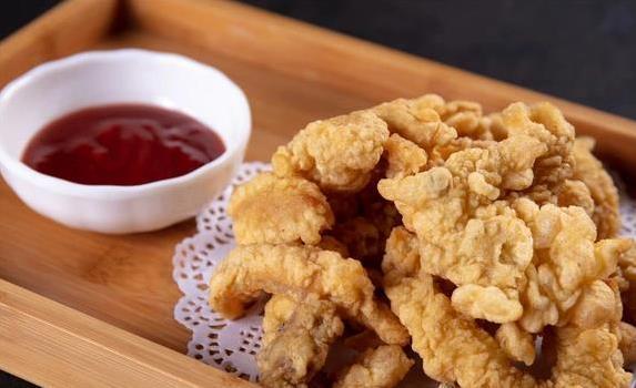 小酥肉用淀粉还是面粉？学会这招，炸出外酥里嫩全家抢着吃