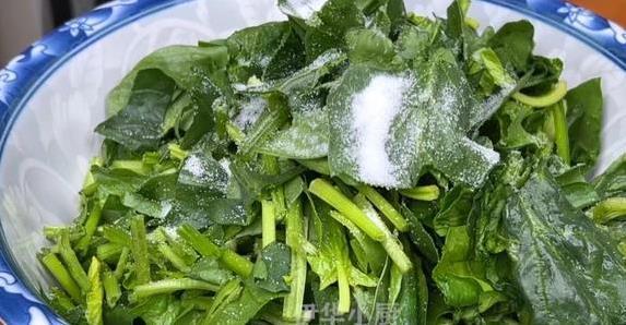 菠菜鸡蛋包子5分钟出锅，低卡营养又防感冒，你敢信？