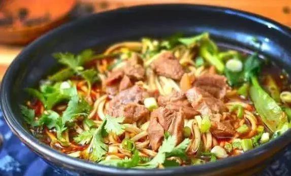 老外点赞中国4种面食，街头巷尾都可见，你最爱哪款？