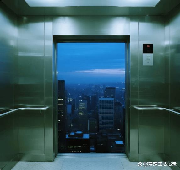 <strong>谢霆锋</strong><strong>刘德华</strong>竟现电梯施工人员名单 乌龙事件引发热议