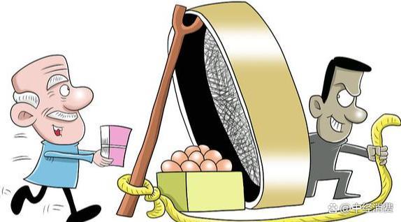多名老人因免费领鸡蛋被骗走50万 小恩小惠背后的陷阱