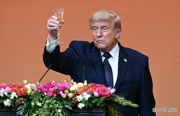 特朗普返回美国后发声：中国之行是巨大成功，非常精彩！历史性的时刻