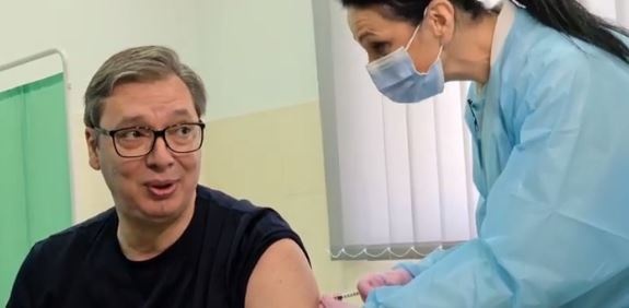 武契奇：中国疫苗领先美国 我们必须紧跟中国步伐