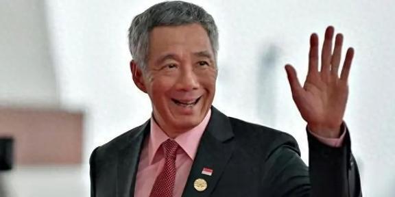 李显龙今天卸任新加坡总理，政权交接，为何这次没传第三代？