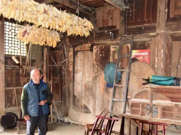 73岁老汉决定拆掉自己的房子 古宅隐藏八亿秘密