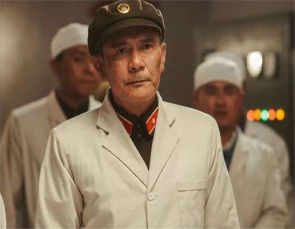 七仔开始有爷叔气质了!私底下,姚安濂