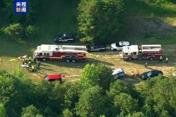 美國(guó)一小型飛機(jī)墜毀致人員傷亡 至少5人受傷
