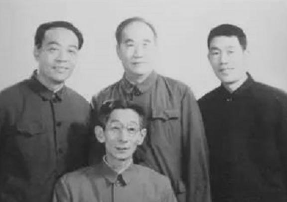 楊少華并非臨終當(dāng)天吃淀粉腸賣貨 享福至最后一刻