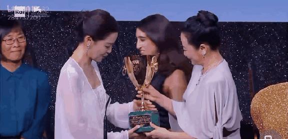 赵涛帮辛芷蕾争取到了影后奖