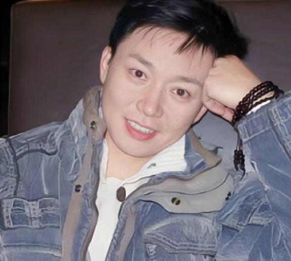 长得“漂亮”演技好，却因赚不到钱被仳离，40岁再娶女强东谈主！